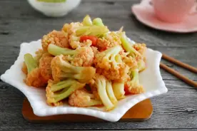 炒花菜时，直接焯水就错了，多做2步，花菜洁白脆爽，营养又入味图片