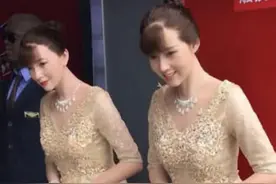 机器人和真人站一起，简直以假乱真，网友：傻傻分不清楚！图片