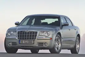 2006年克莱斯勒300C汽车广告，佳士拿Chrysler 300图片