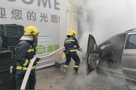又一起汽车自燃！在白云区图片