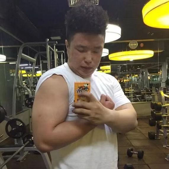 德云社烧饼成健身型男！与女神登上健美杂志！增肌原理你要知道