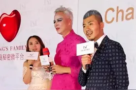 林瑞阳疯了吧？穿紧致旗袍变身女装大佬，涂蓝色眼影配红唇太辣眼图片