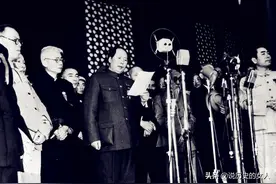 1949年10月1日开国大典，54门礼炮为何齐鸣28响？其中颇有深意图片