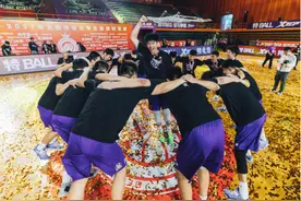 清华附中86:70力克北京四中，收获三连冠图片