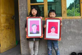 悲剧：白发人送黑发人一次送俩，可怜老人抚养三个年幼的孙子图片