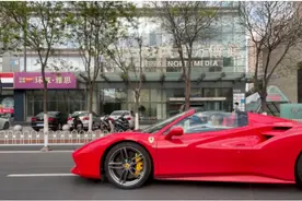 郭艾伦开法拉利，看看周鹏、杜峰、易建联、周琦等人开的是什么车图片