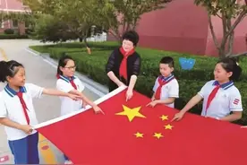 心中永存那份红领巾情怀图片