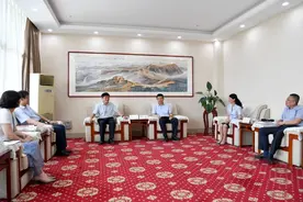 谈科研 话情怀——潍医知名校友刘明波回母校图片