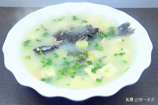黑芝麻 花胶 鲫鱼汤 2026年花胶鲫鱼汤的做法