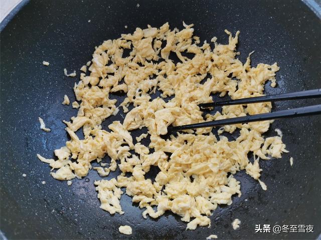 教你在家做韭菜盒子，和面、拌馅的小技巧，比外面卖的好吃百倍