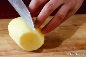 这是烤箱版的烤土豆，咸香软糯，味道超好图片