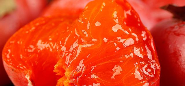 这种水果你吃过吗，绵软能用吸管嘬，其中良品晒干晾制后还有流心