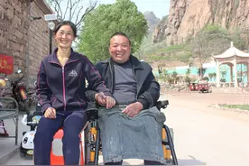 邢台沙河男子下肢瘫痪 妻子不离不弃照顾8载图片