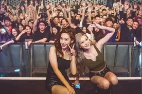 香港娱乐圈美艳女歌星去世！澳洲名校毕业，死因成谜图片