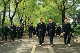 还没毕业就来铁路干活儿，他们怎么做到的？图片