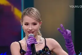 别看这位女选手在节目中没什么镜头，当年一身黑吊带挺进KOD四强图片
