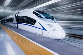 受​河南暴雨天气影响 重庆始发部分列车不同程度晚点、折返或停运图片
