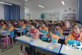 搬出大山丨团聚生计两难全，路不通他们该咋办？搬图片