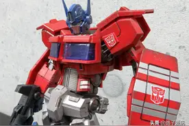 爱玩：拼装模型 擎天柱(IDW ver) 官方样品图片