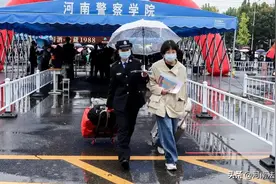 河南警察学院迎来1399名新生图片