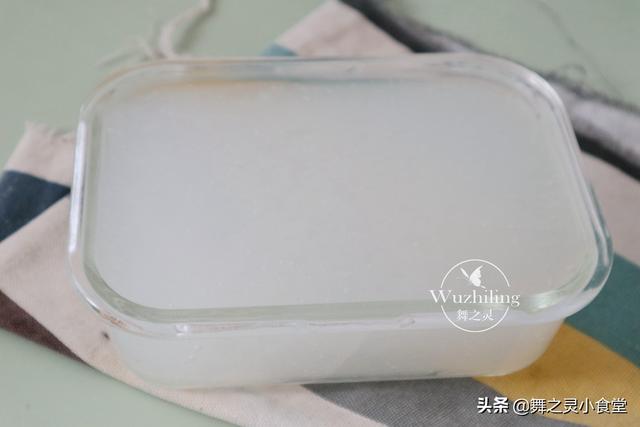 豌豆凉粉要筋道，比例很关键，老师傅教的就是好吃