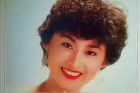 80年代港台女明星挂历，翁美玲让人可惜，张曼玉钟楚红倾国倾城图片