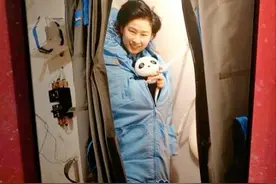 女宇航员在太空工作时，如何保护自己的隐私？方法其实很简单图片