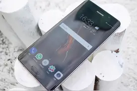 为什么缺点明显的曲面屏手机买的人还那么多？三个原因看破且说破图片