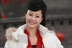 好大姐于文华，捧红朱之文，帮尹相杰重获爱情，自己却感情坎坷图片