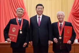 习近平领航科技强国新征程图片