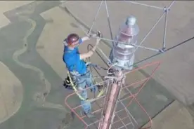 在460米高的信号塔上换灯泡，换一次14万，你敢尝试吗？图片