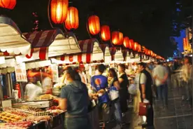 五象新区终于有夜生活了，虽然这酒吧不大正经图片