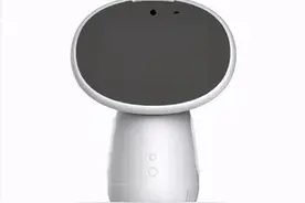 妙伴机器人，让老年人开心、年轻人放心的智能陪伴机器人图片