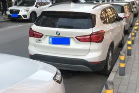 调查 | 外地牌照车长期占位，居民：这条路停车太难了图片