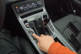 手自一体汽车怎么开？手动挡和自动挡哪个模式更省油？喵哥告诉你图片