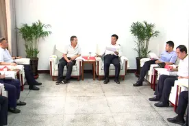 祁雪峰主持召开陇漳高速公路项目对接座谈会图片