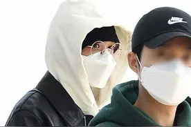 黄旭熙、董思成回国热搜，lucas错位没头，回国与毕业有关？图片