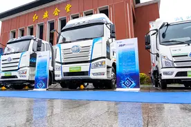 油价8块也不怕 混动J6P 油耗低续航长还环保 或成未来运输主力图片