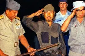 一名日本兵躲在山洞长达29年，不信战争结束，坚持要等命令图片