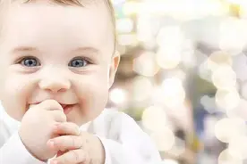 宝宝穿金戴银不好吗？认准这3点，百利无害图片