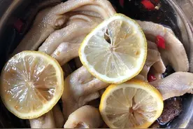 比凤爪还好吃的“泡鸭爪”，酸辣爽口，三斤都不够吃图片