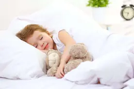 孩子分床睡，是孩子学会独立的重要一步，家长该怎么帮？图片