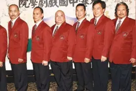 元华：我曾背后偷袭过李小龙，他当即警告我"不要玩了"图片