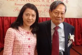 翁帆：为了杨先生，我17年来坚持早睡，书写最长情的告白图片