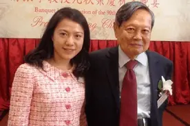 翁帆：为了杨先生，我17年来坚持早睡，书写最长情的告白图片