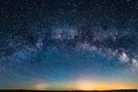 星光不问赶路人——任正非图片