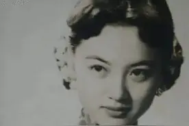 四川大军阀杨森：娶12个妻妾生43子，从不服老，90岁还娶17岁少女图片