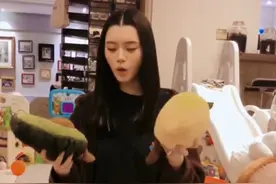 奚梦瑶豪宅罕曝光，内部杂乱似无人打扫？儿子万元玩具堆积如山图片