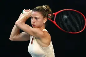 如何解决反手击球偏软偏浅的毛病？图片