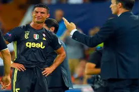 球员暴走申请红牌让人看不懂，C罗那一刻仿佛丧失了理智视频封面